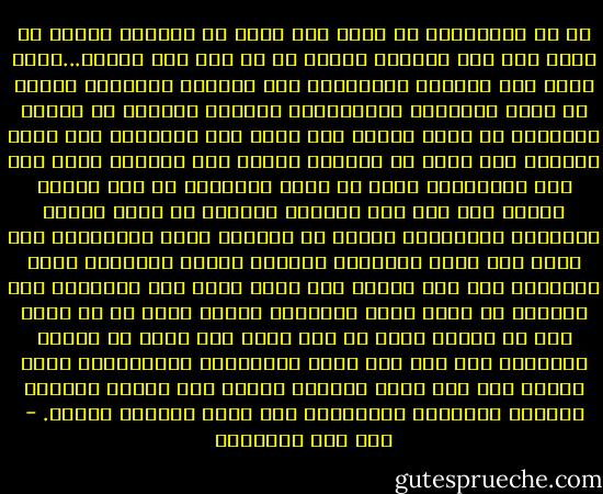 أن من التائبين من يعود إلى أرفع من درجته، ومنهم من يعود إلى مثل درجته، ومنهم من لا يصل إلى درجته...وهذا بحسب قوة التوبة وكمالها، وما أحدثته المعصية للعبد من الذل والخضوع والإنابة، والحذر والخوف من الله، والبكاء من خشية الله، فقد تقوى هذه الأمور، حتى يعود التائب إلى أرفع من درجته، ويصير بعد التوبة خيرا منه قبل الخطيئة، فهذا قد تكون الخطيئة في حقه رحمة، فإنها نفت عنه داء العجب، وخلصته من ثقته بنفسه وإدلاله بأعماله، ووضعت خد ضراعته وذله وانكساره على عتبة باب سيده ومولاه، وعرفته قدره، وأشهدته فقره وضرورته إلى حفظ مولاه له، وإلى عفوه عنه ومغفرته له، وأخرجت من قلبه صولة الطاعة، وكسرت أنفه من أن يشمخ بها أو يتكبر بها، أو يرى نفسه بها خيرا من غيره، وأوقفته بين يدي ربه موقف الخطائين المذنبين، ناكس الرأس بين يدي ربه، مستحيا خائفا منه وجلا، محتقرا لطاعته مستعظما لمعصيته، عرف نفسه بالنقص والذم. - ابن قيم الجوزية
