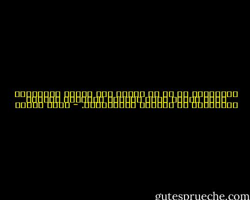 والحقيقة أن كل ما بتكبر سنة بتزيد الحكايات اللي بتعدي عليك وبيبقى المفروض تحكيها فبتاخدها من قصيرها ومتحكيهاش. - ساره عاشور